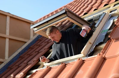 Pose de fenêtres de toit Velux à Champneuville